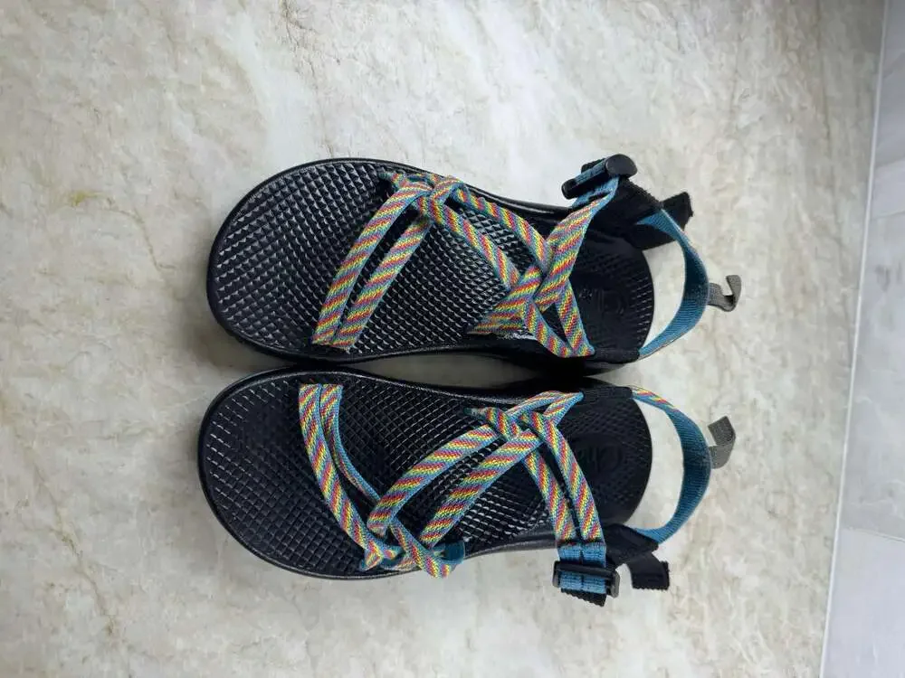Chaco ZX/2 Classic Youth Sport Sandals Rainbow Chevron Straps Size 2 Black